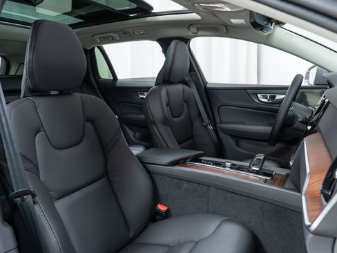 New 2026 Volvo V60 B5 Cross Country Plus w/ Climate Package image 22