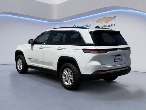 Used 2023 Jeep Grand Cherokee Laredo w/ Luxury Tech Group I AWD/4WD image 3