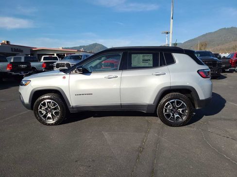 New 2026 Jeep Compass Trailhawk w/ Sun, Sound & Navigation Group image 11