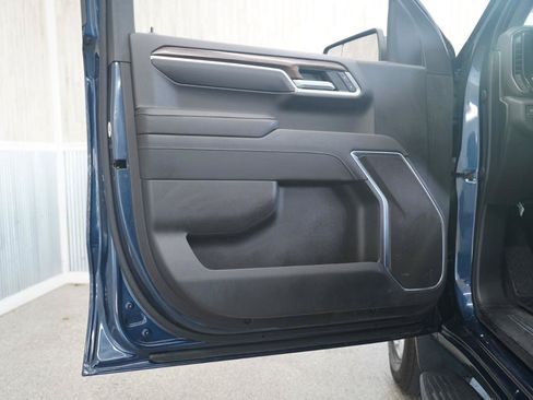 Used 2022 Chevrolet Silverado 1500 LT AWD/4WD image 28