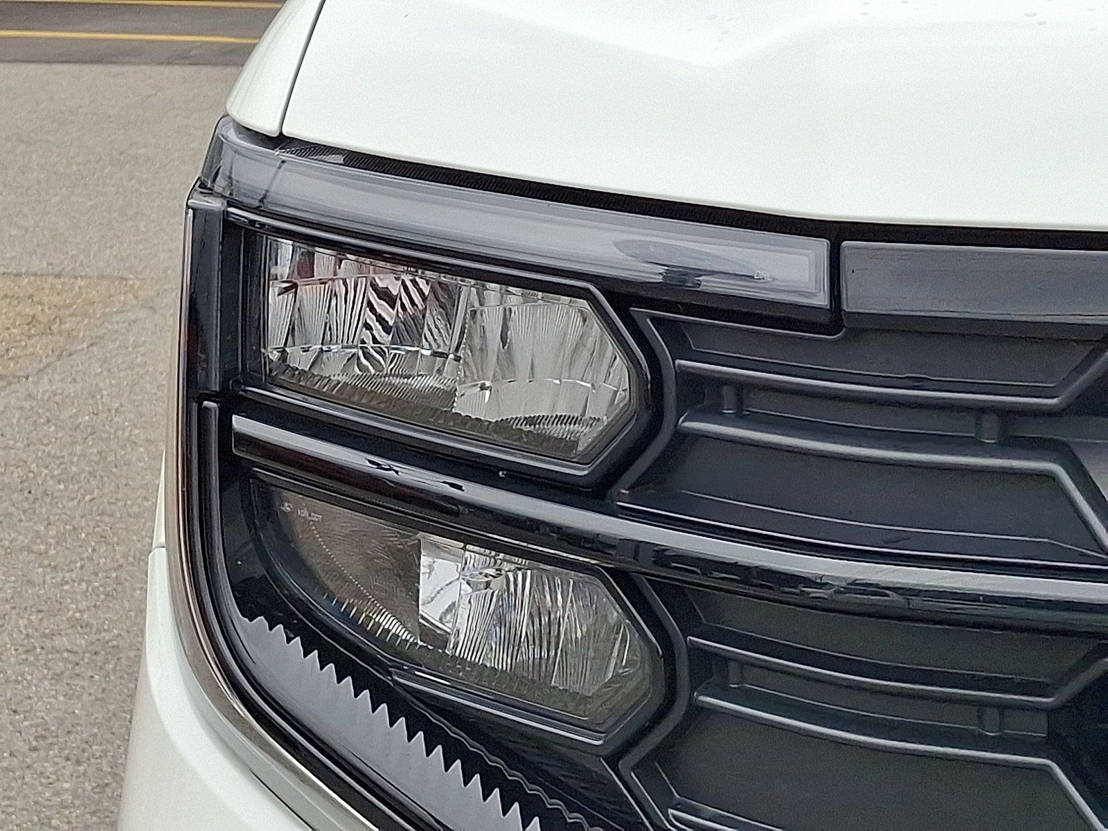 Used 2025 Ford Expedition Active AWD/4WD image 9