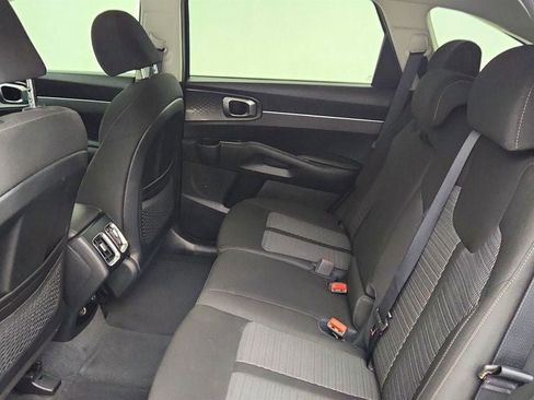 Used 2023 Kia Sorento LX image 20