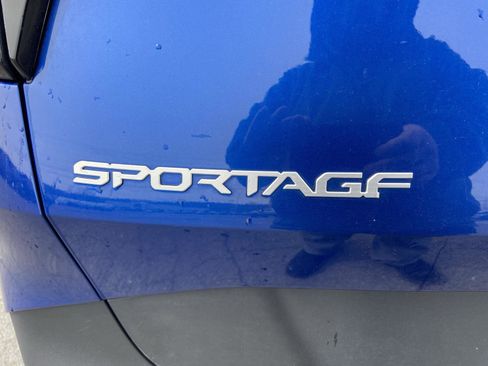 Used 2023 Kia Sportage EX image 11