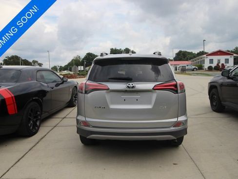 Used 2018 Toyota RAV4 XLE w/ Plus Extra Value Package FWD image 2