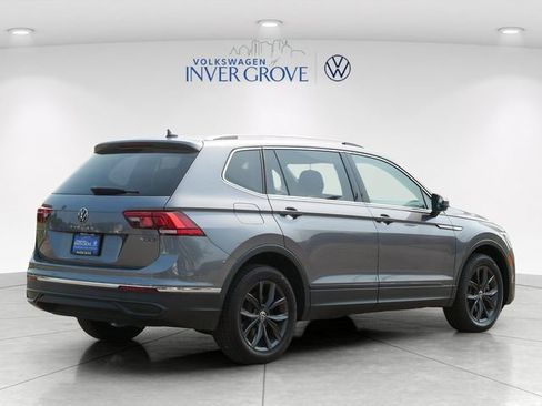 Certified 2022 Volkswagen Tiguan SE w/ Panoramic Sunroof Package AWD/4WD image 7