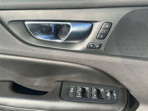 Used 2022 Volvo S60 B5 Momentum w/ Premium Package image 22