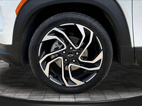 Used 2024 Chevrolet TrailBlazer RS FWD image 32