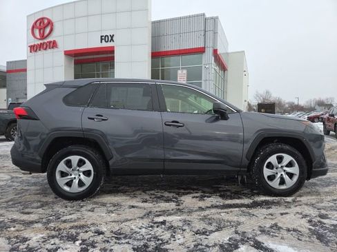 Used 2022 Toyota RAV4 LE image 8