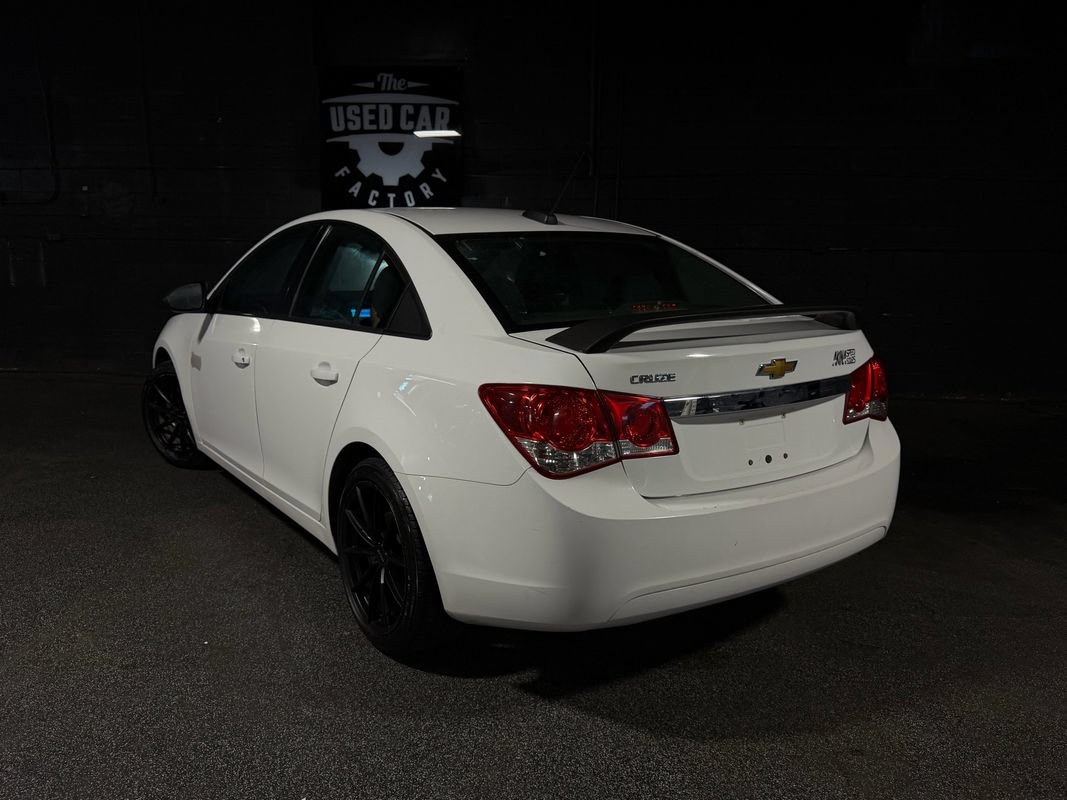 Used 2016 Chevrolet Cruze L FWD image 4