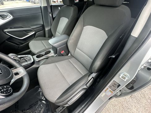 Used 2020 Kia Soul LX image 13