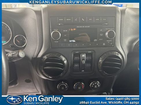 Used 2017 Jeep Wrangler Unlimited Sahara AWD/4WD image 17