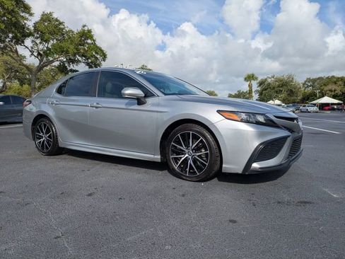 Used 2023 Toyota Camry SE w/ Convenience Package FWD image 2
