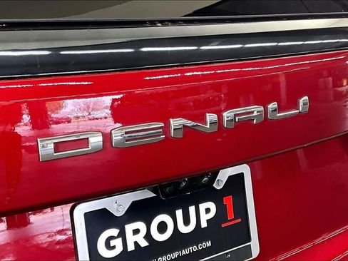Certified 2025 GMC Yukon XL Denali Ultimate w/ LPO, Floor Liner Package AWD/4WD image 10