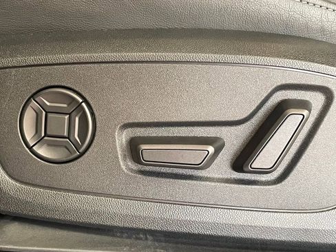 Used 2023 Audi Q4 e-tron Premium Plus w/ Premium Plus image 15