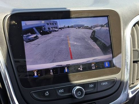 Used 2022 Chevrolet Equinox LT FWD image 21