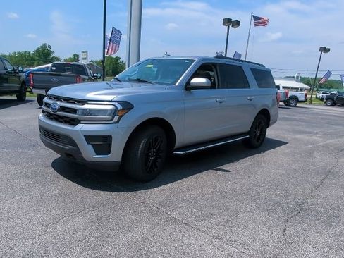 Used 2023 Ford Expedition Max XLT AWD/4WD image 5