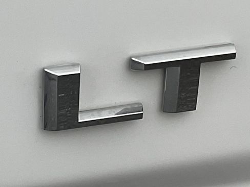 Used 2025 Chevrolet Silverado 3500 LT w/ Convenience Package image 8