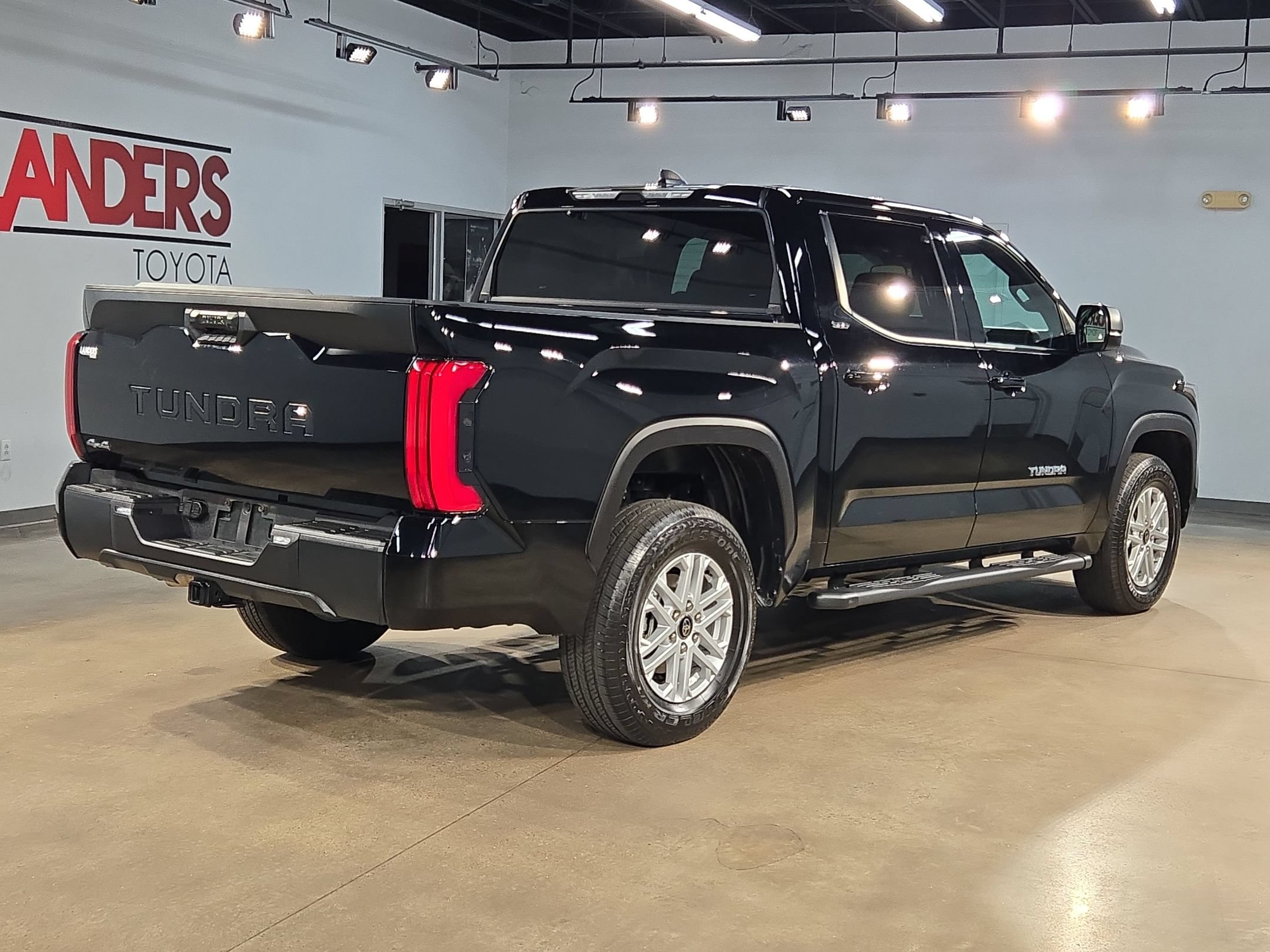 Certified 2025 Toyota Tundra SR5 w/ SR5 Premium Package AWD/4WD image 7