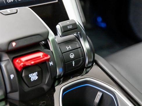 Used 2022 Lamborghini Urus image 37