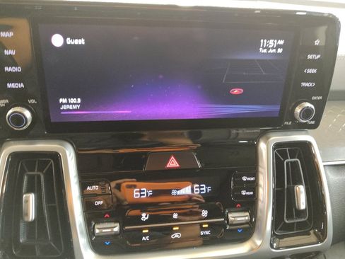 Used 2022 Kia Sorento SX AWD/4WD image 25