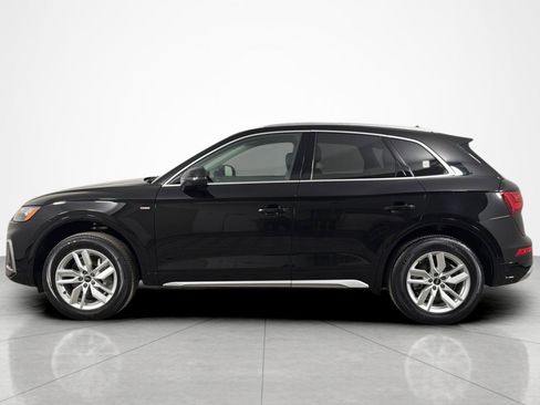 Used 2023 Audi Q5 2.0T Premium w/ Convenience Package AWD/4WD image 2