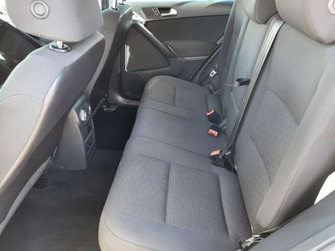 Used 2015 Volkswagen Tiguan S image 21