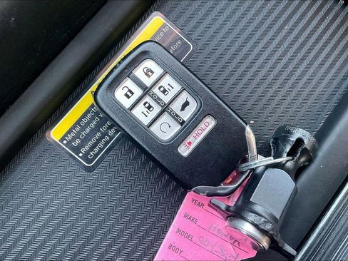 Used 2023 Honda Odyssey Elite image 12