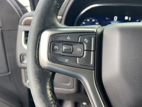 Used 2022 Chevrolet Suburban Z71 image 14