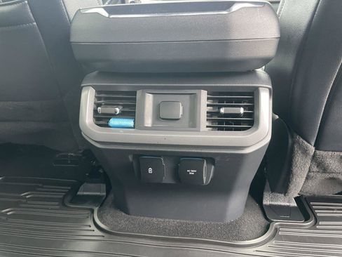 Used 2024 Ford F150 Lariat w/ FX4 Off-Road Package image 29