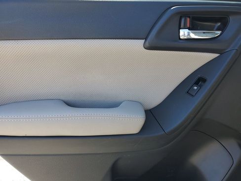 Used 2016 Subaru Forester 2.5i Limited image 16