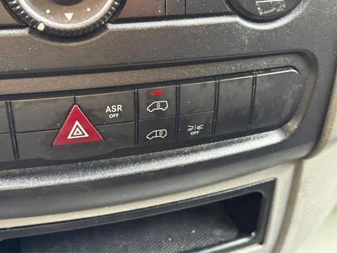 Used 2018 Mercedes-Benz Sprinter 2500 image 19