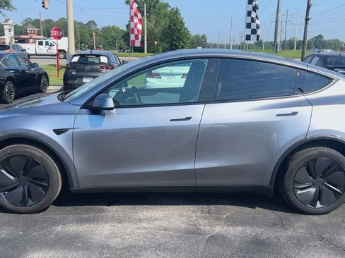 Used 2026 Tesla Model Y 2WD image 5