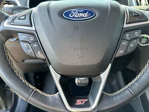 Used 2022 Ford Edge ST w/ Equipment Group 401A image 30