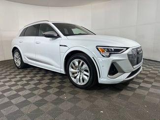 Used 2022 Audi e-tron S Prestige w/ Prestige Package video 2