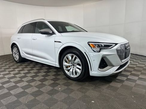 Used 2022 Audi e-tron S Prestige w/ Prestige Package image 2