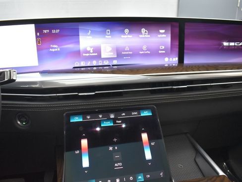 Used 2025 Cadillac Escalade Sport Platinum AWD/4WD image 16