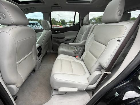 Used 2018 GMC Acadia SLT FWD image 14