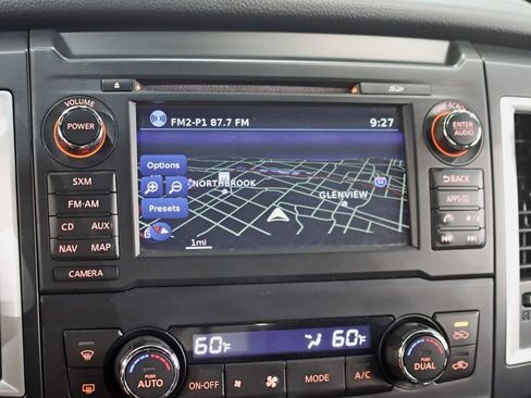 Used 2018 Nissan Titan SV w/ SV Convenience Package image 19