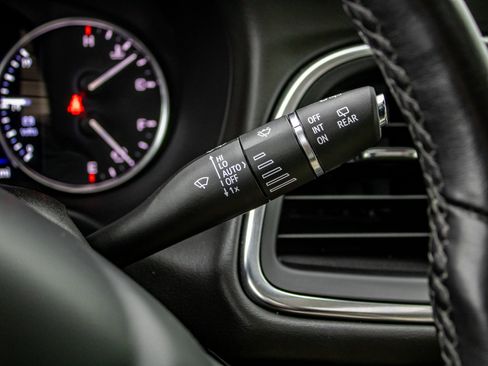 Used 2023 Buick Enclave Avenir w/ Avenir Technology Package image 31