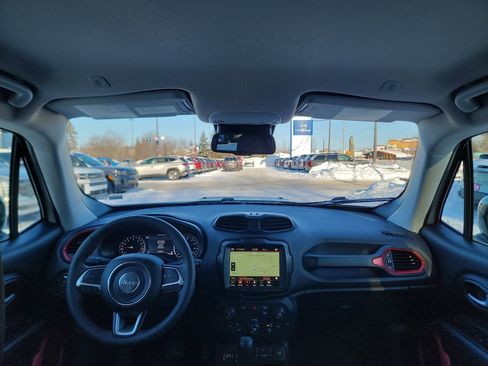 Used 2023 Jeep Renegade Trailhawk image 26