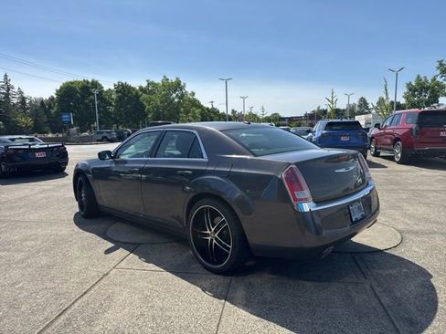 Used 2014 Chrysler 300 RWD image 5