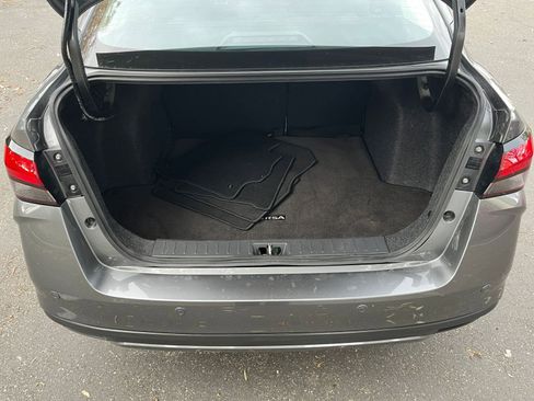 Used 2025 Nissan Versa SV image 29