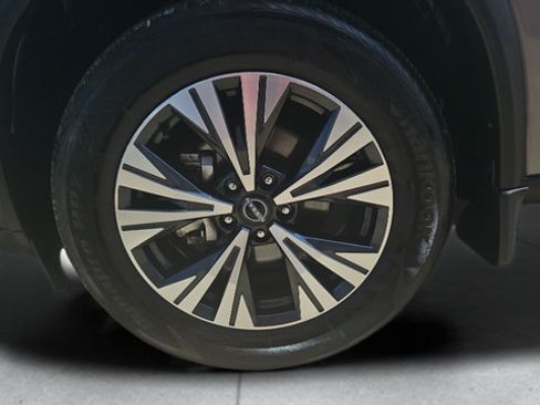 Certified 2023 Nissan Rogue SV AWD/4WD image 40