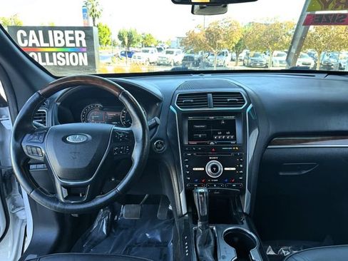 Used 2016 Ford Explorer Platinum AWD/4WD image 23
