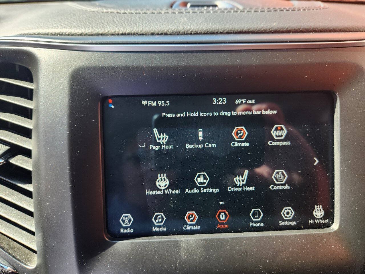 Used 2019 Jeep Cherokee Latitude Plus w/ Cold Weather Group AWD/4WD image 20
