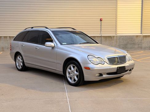 Used 2002 Mercedes-Benz C 320 Wagon image 1