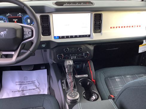 New 2025 Ford Bronco Heritage Edition image 11