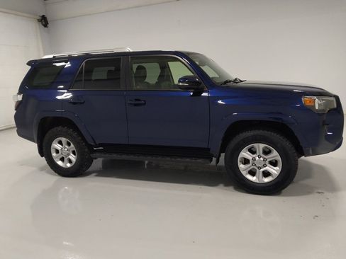 Used 2018 Toyota 4Runner SR5 Premium image 11