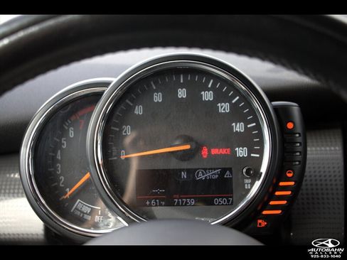 Used 2015 MINI Cooper 4-Door Hardtop w/ Premium Package FWD image 14