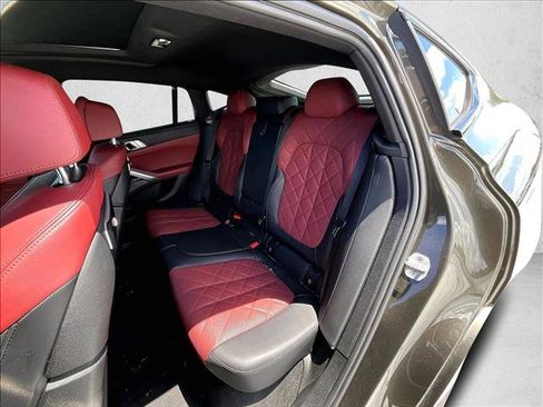 Used 2024 BMW X6 xDrive40i w/ Executive Package AWD/4WD image 28